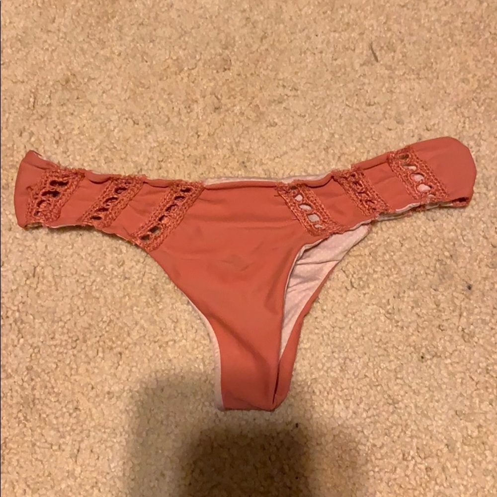 Acacia Chuns bottoms